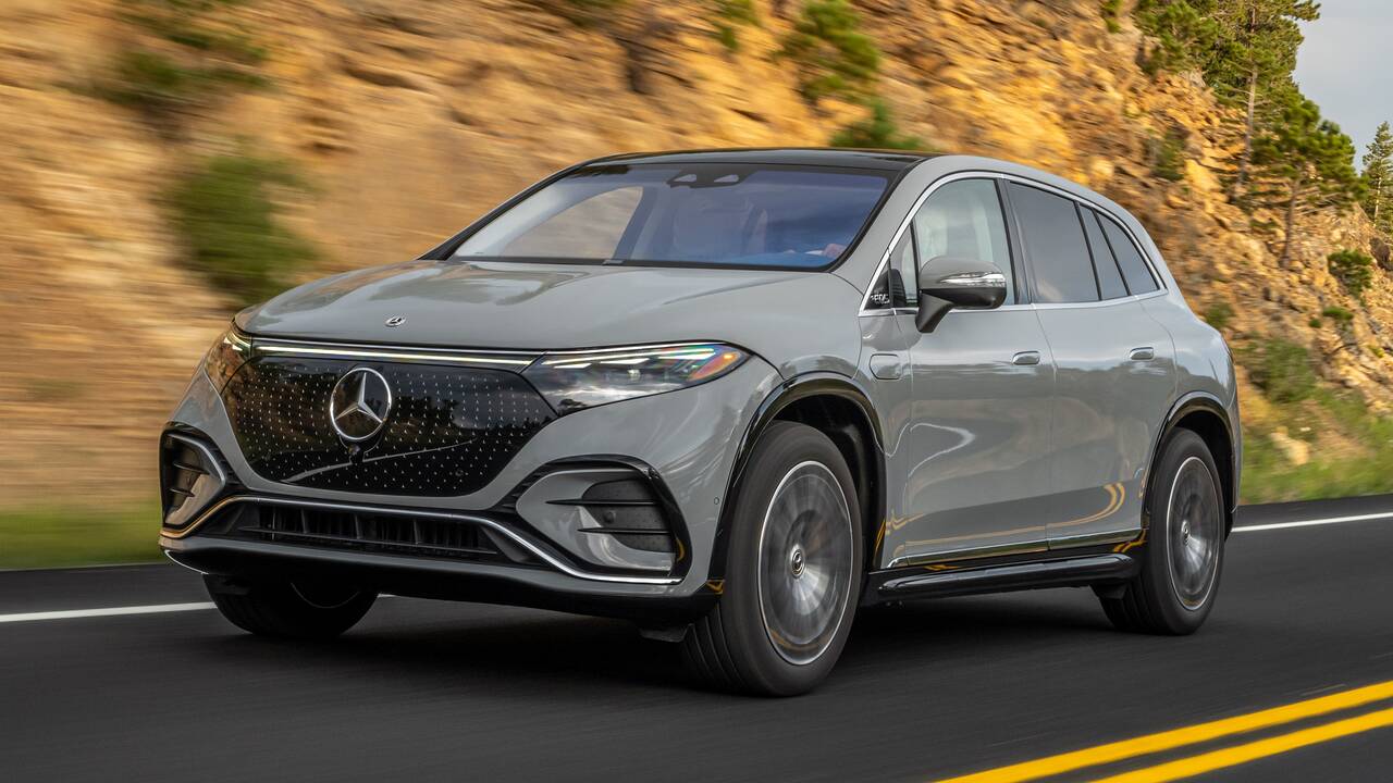 2025 Mercedes-Benz EQS 580 4MATIC SUV driving front view