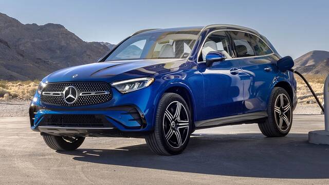 2025 Mercedes-Benz GLC 350e PHEV charging front view