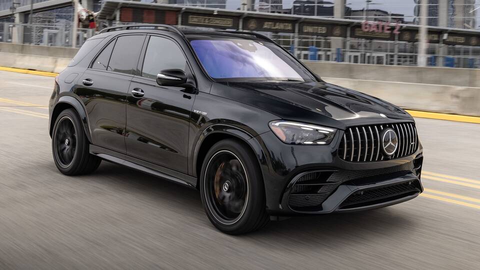2025 Mercedes-Benz GLE driving front view