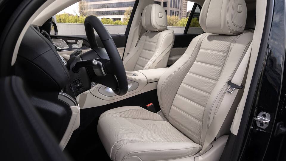 2025 Mercedes-Benz GLE front seats