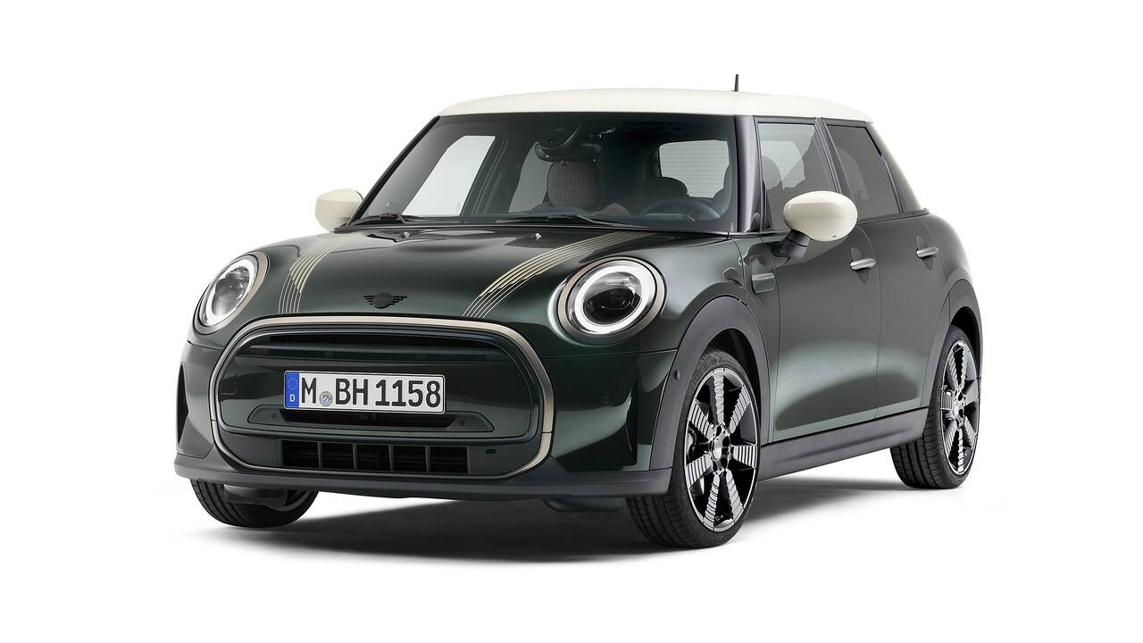 2024 Mini Cooper 4 Door parked front view