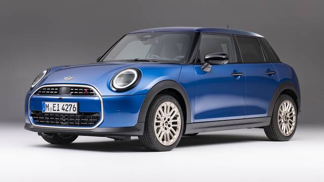 2025 Mini Cooper S 4 Door parked front view