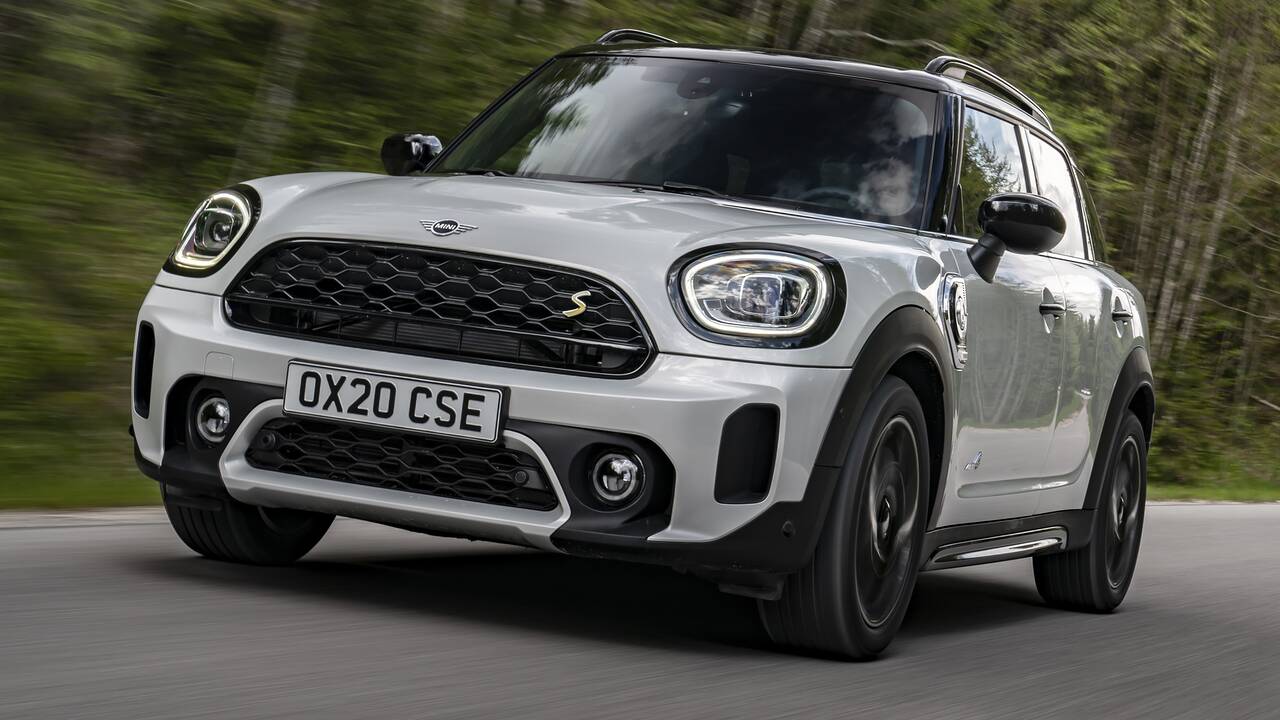 2024 Mini Countryman Plug-In Hybrid driving front view