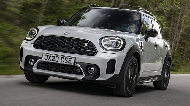 2024 Mini Countryman Plug-In Hybrid driving front view