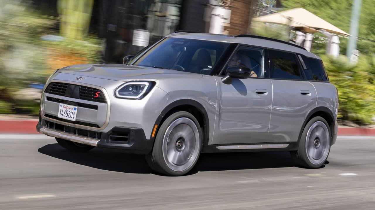 2025 Mini Countryman driving front view
