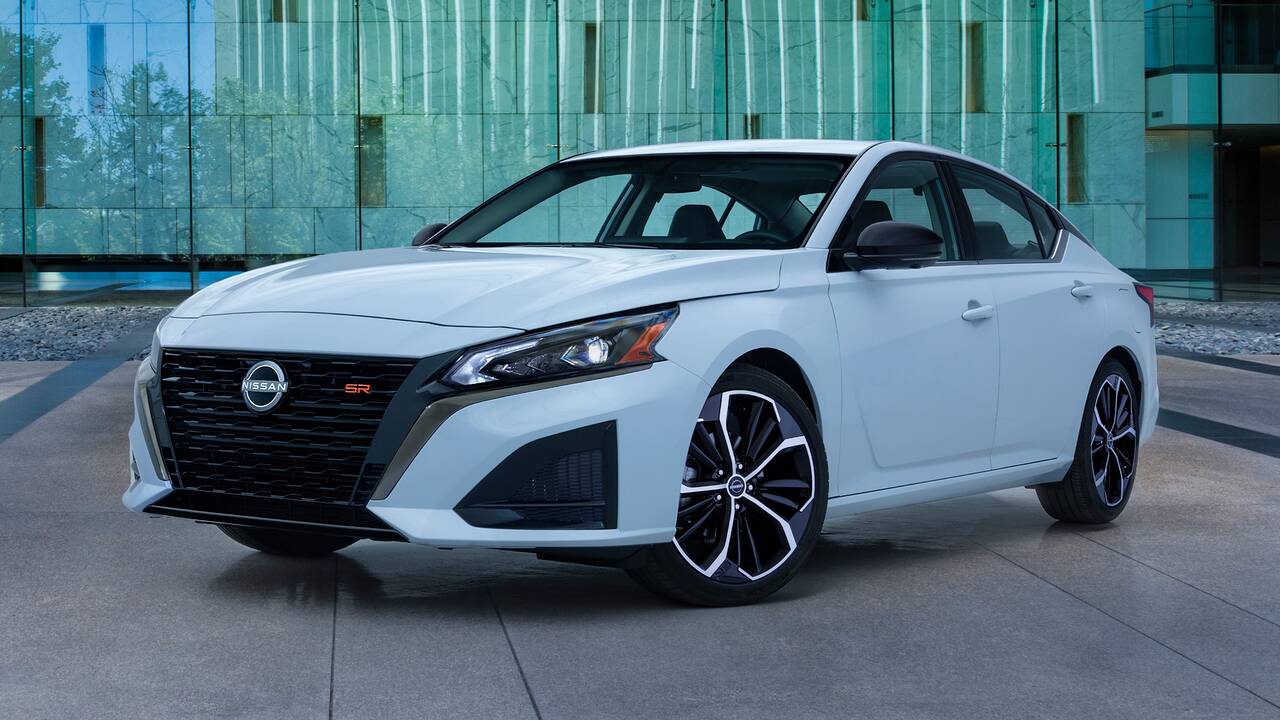 2024 Nissan Altima parked front view