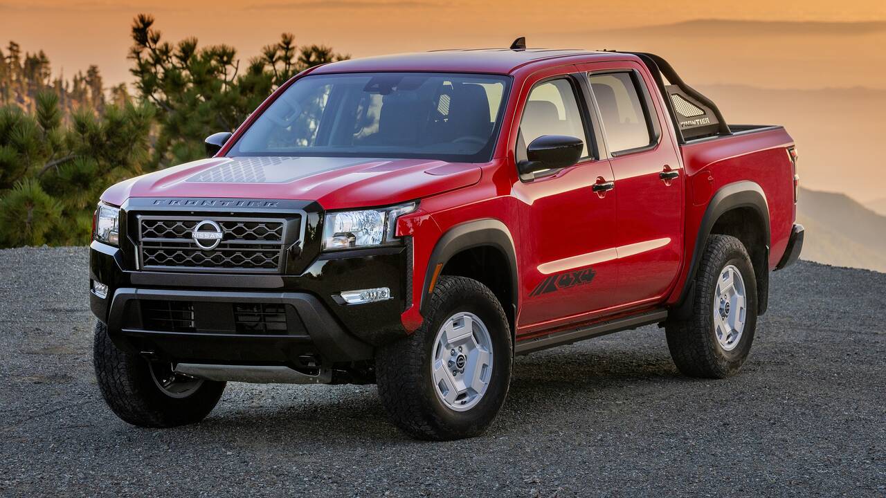2024 Nissan Frontier parked front view