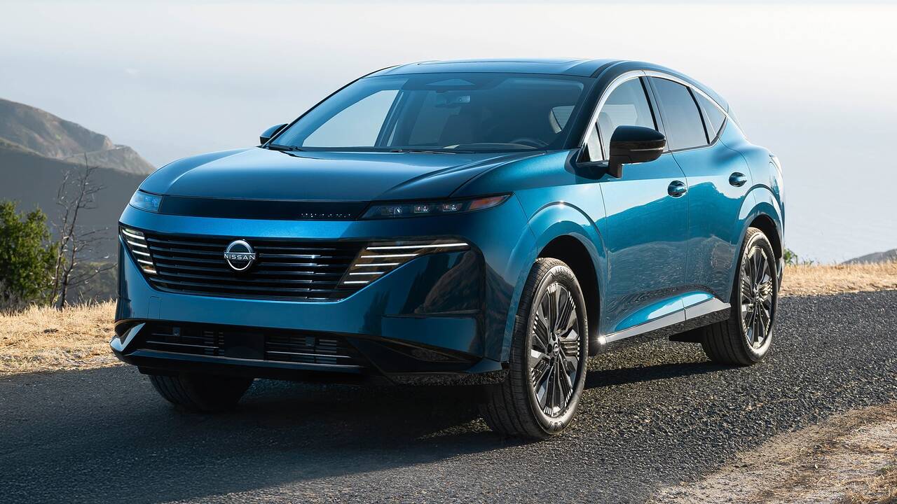 2025 Nissan Murano parked front view