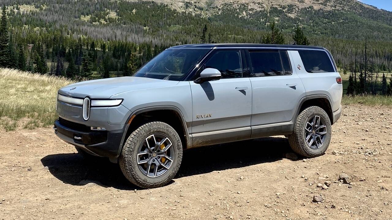 2025 Rivian R1S