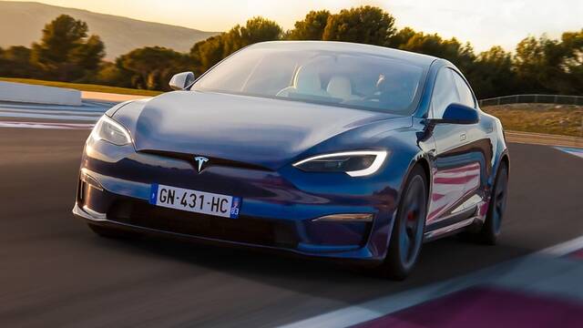 2024 Tesla Model S Plaid driving front view