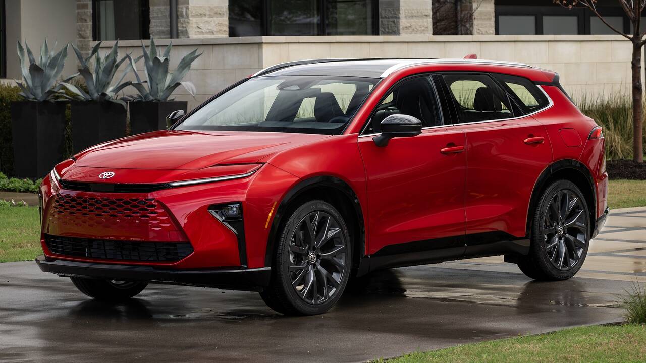 2025 Toyota Crown Signia parked front view
