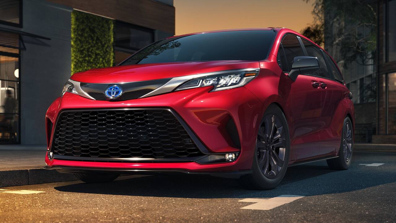 2024 Toyota Sienna XSE parked front view