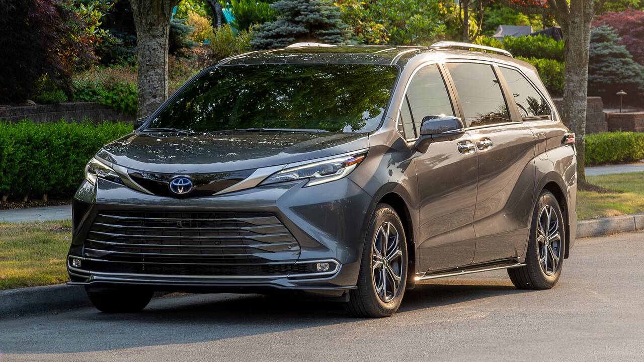 2025 Toyota Sienna parked front view