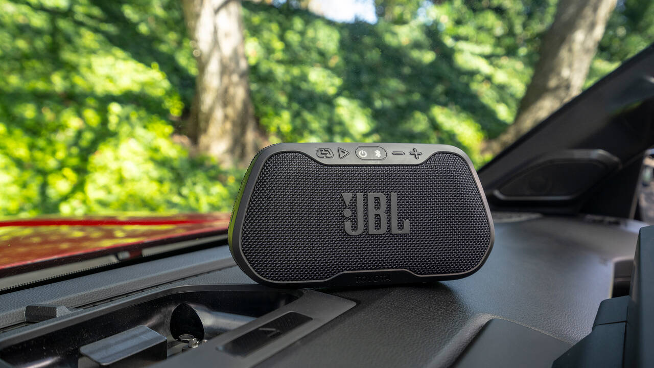 2024 Toyota Tacoma JBL Stereo removable center speaker