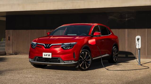 2024 Vinfast VF 8 charging front view