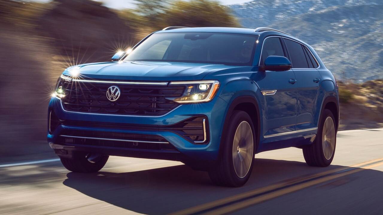 2025 Volkswagen Atlas Cross Sport driving front view