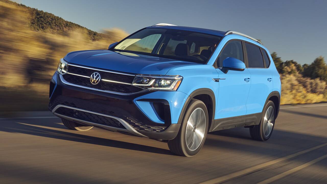2024 Volkswagen Taos driving front view