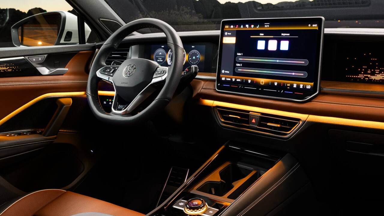 2025 Volkswagen Tiguan front interior - dashboard