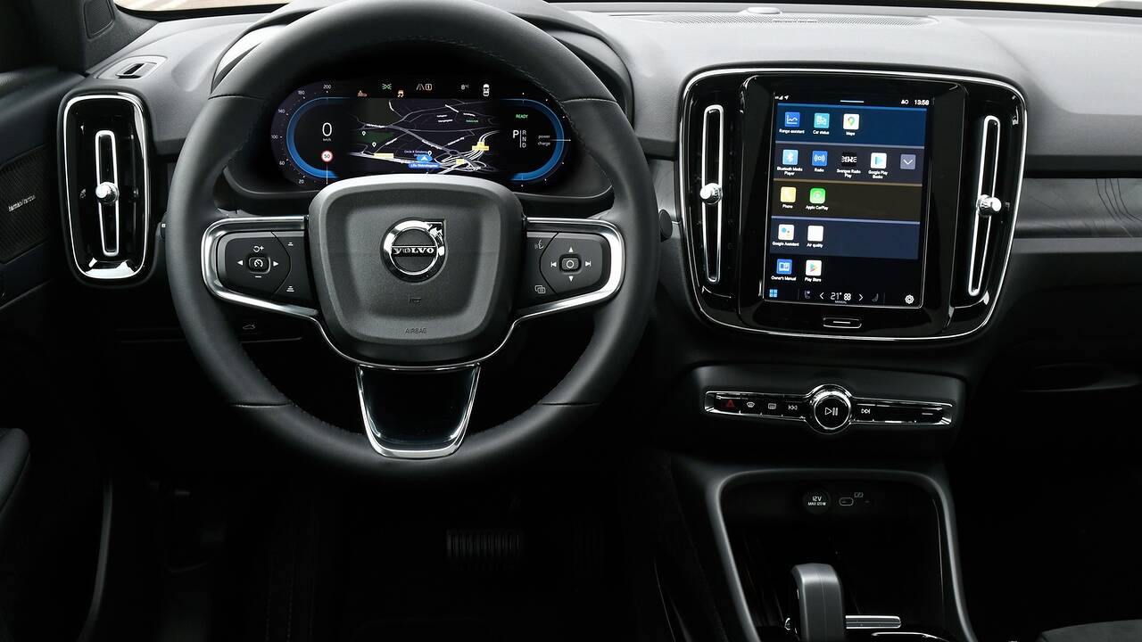 2024 Volvo C40 Recharge front interior - dashboard