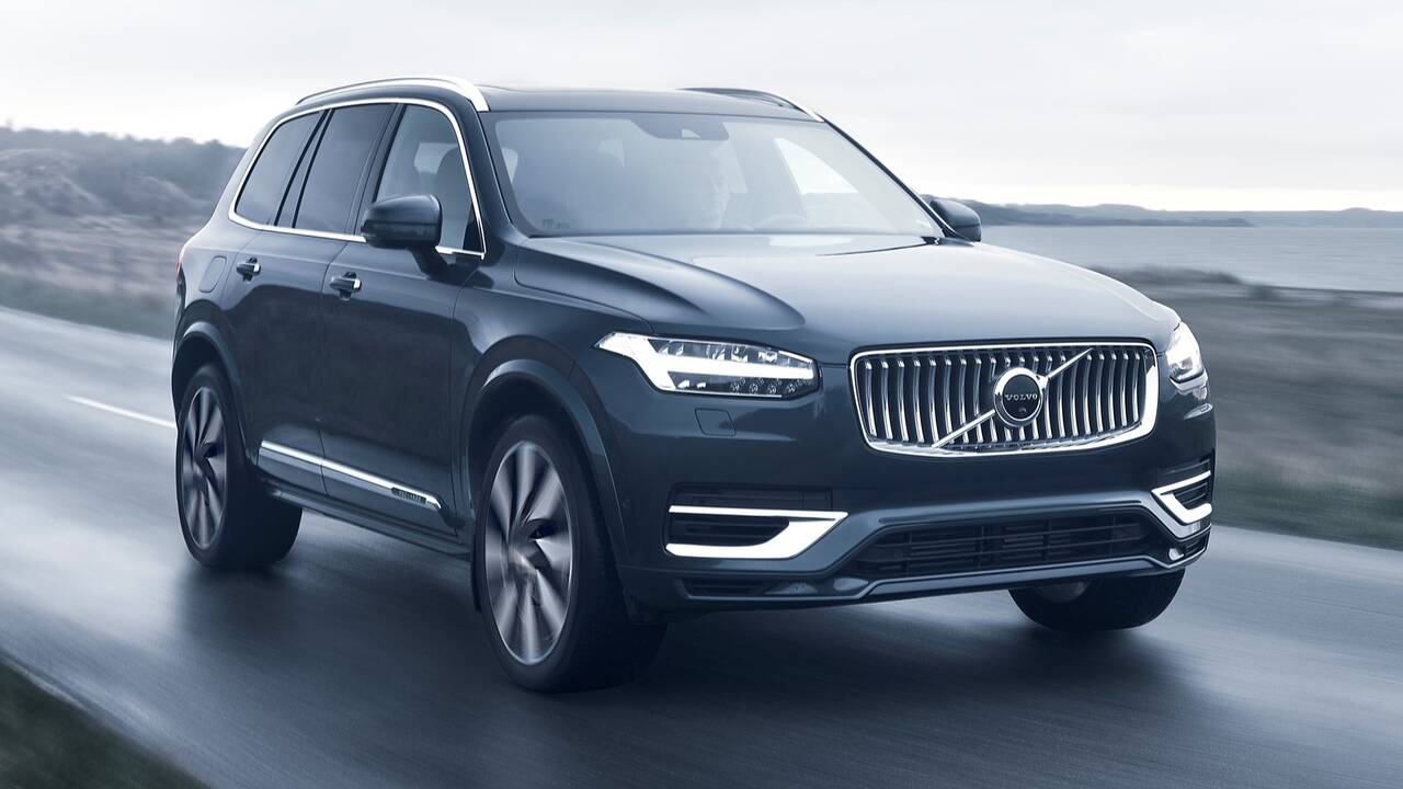 2024 Volvo XC90 driving front view